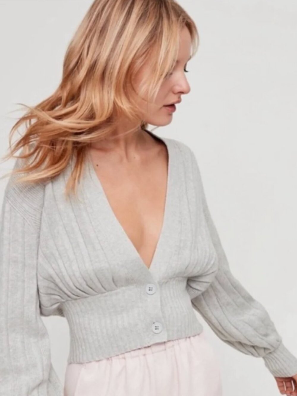 Aritzia Wilfred Merino Wool V-Neck Cropped Cardigan S